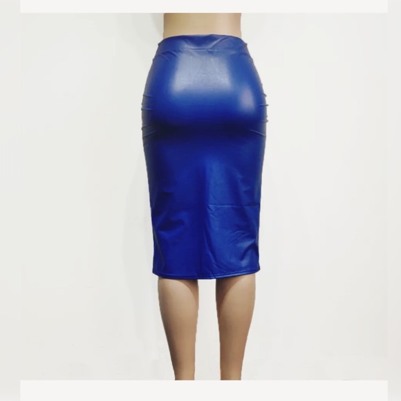 🌺Faux leather midi Skirt - Picture 6 of 6